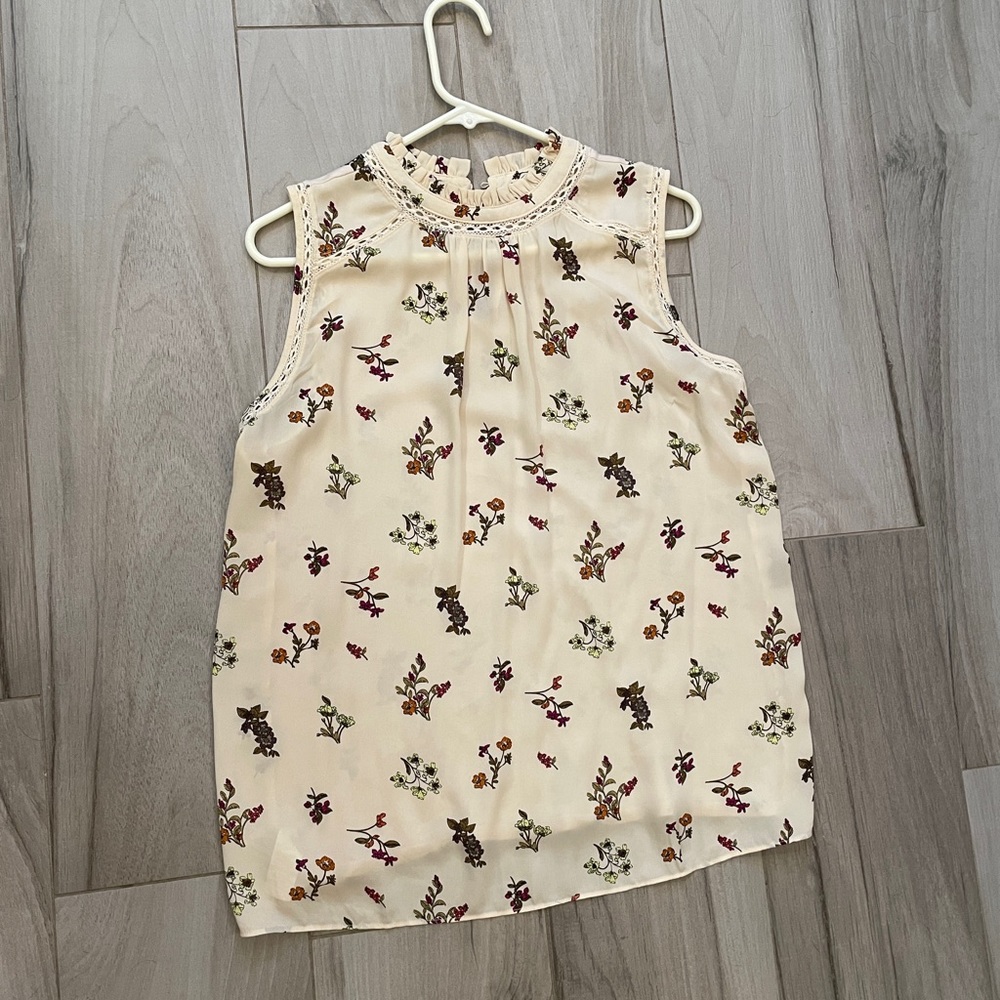 Loft cream and floral tank with lace detail, size S